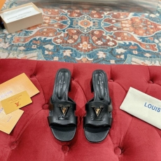 Louis Vuitton Slippers